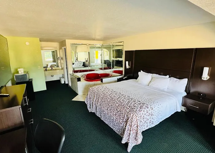 Garden Inn And Suites Near Callaway Gardens Pine Mountain
