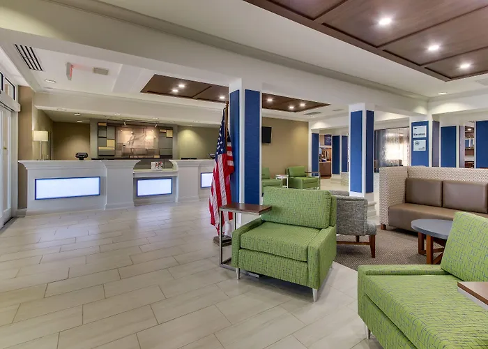 Holiday Inn Express & Suites Columbus - Ft Benning Maingate By Ihg